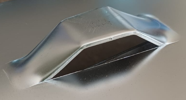 EMVG mini fixed valve — embossed tray deck detail