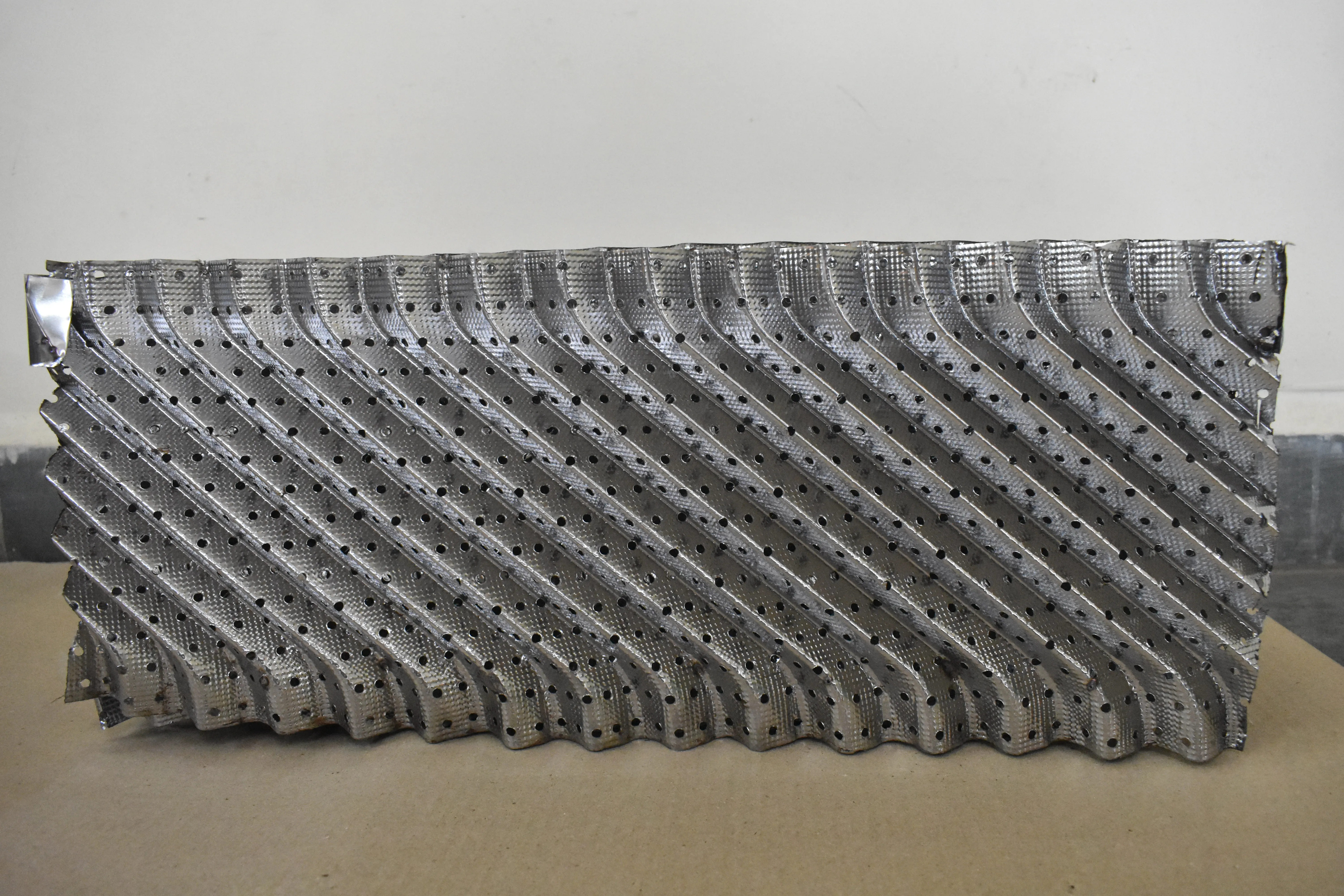 EVERPACK high-capacity sheet metal packing with shaped layer edges